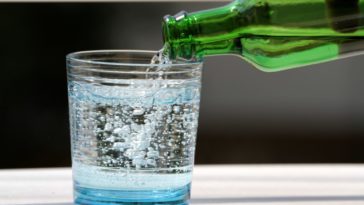 Is sparkling water bad for kidneys?