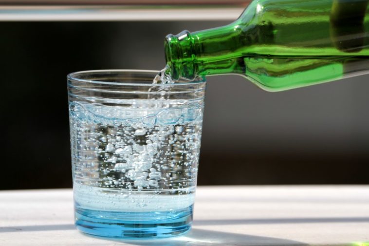 Is sparkling water bad for kidneys?