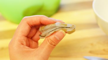 Is that really poop in shrimp?