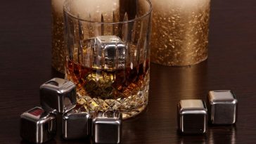 Is the liquid inside reusable ice cubes toxic?