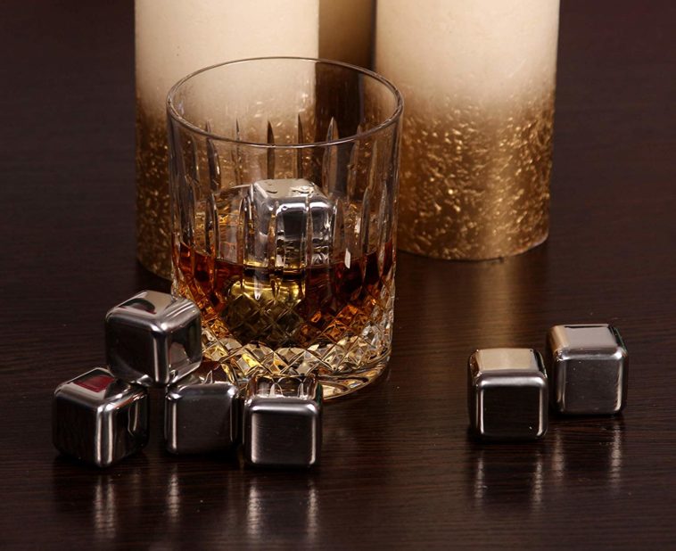 Is the liquid inside reusable ice cubes toxic?