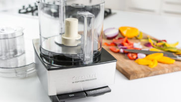 Is there a difference between a food processor and a chopper?