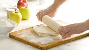 Is there a difference between phyllo dough and puff pastry?