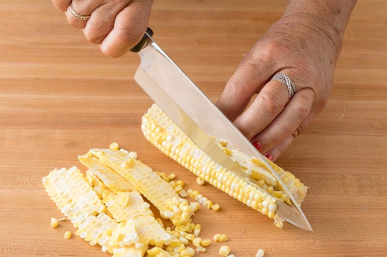 Is there a tool to remove corn from cob?
