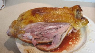 Is undercooked duck dangerous?