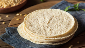 Is white or yellow corn tortillas better for you?