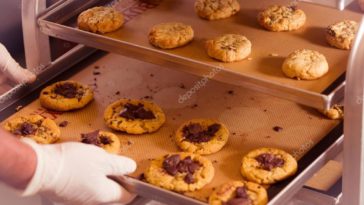 Should I put bread in with cookies?