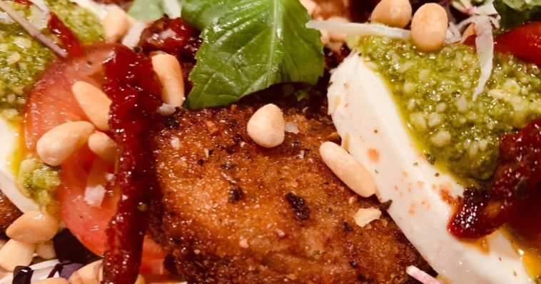 Should salad be eaten at night?