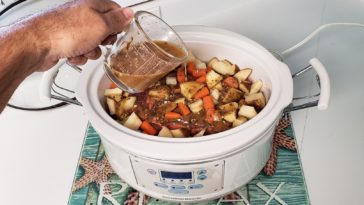 Should steam escape from a slow cooker?