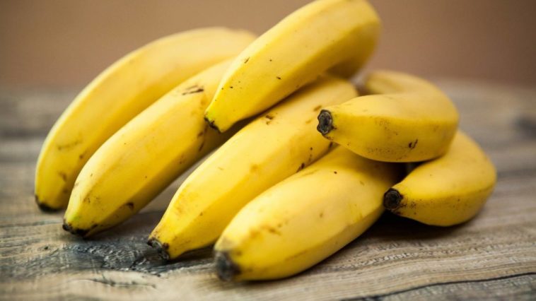Should we eat banana on empty stomach?