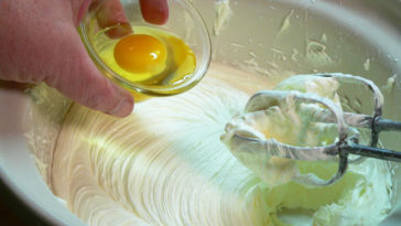 Should you beat eggs before adding to brownie mix?