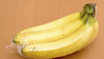 Should you keep bananas in a plastic bag?