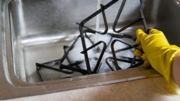 Should you oil cast iron stove grates?