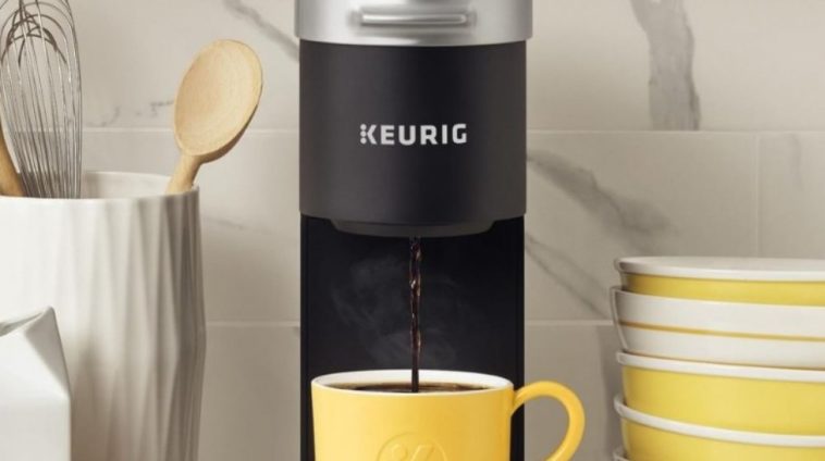 Should you put hot water in a coffee maker?