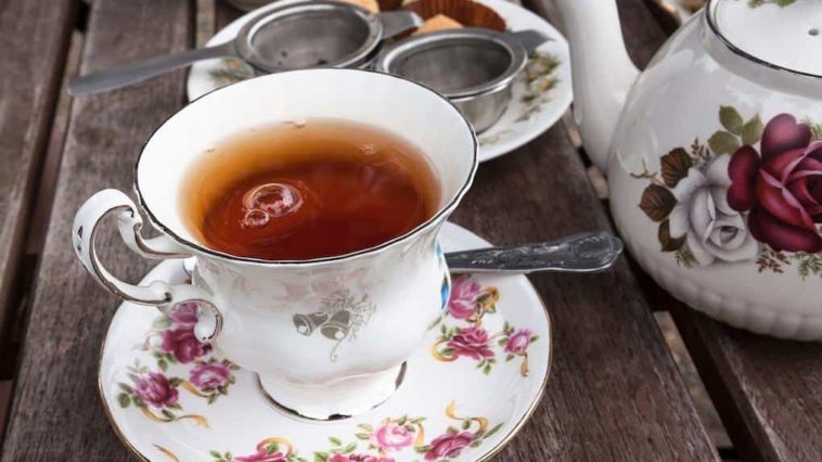 Should you put milk in Earl Grey tea?
