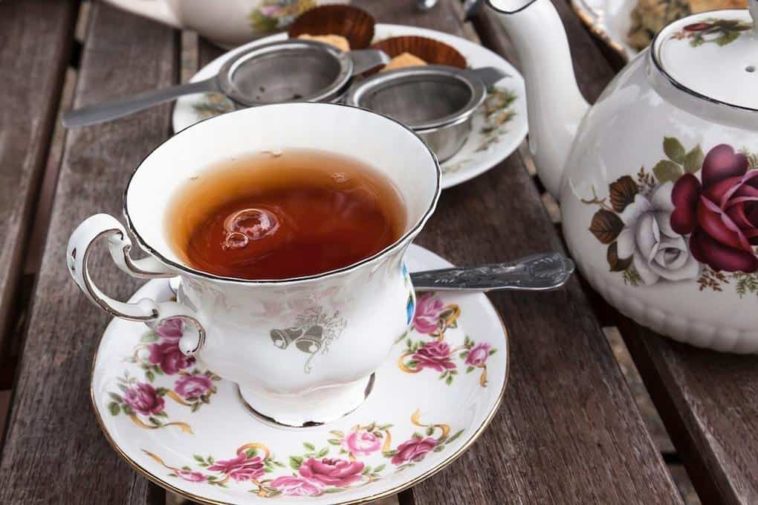 Should you put milk in Earl Grey tea?