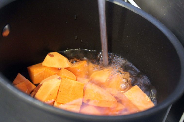 Should You Salt The Water When Boiling Potatoes