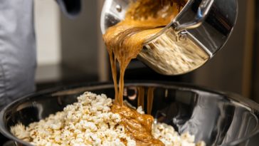 Should you stir caramel?