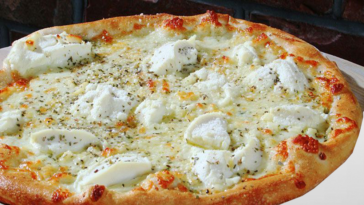 What 4 cheeses are in a 4 cheese pizza?