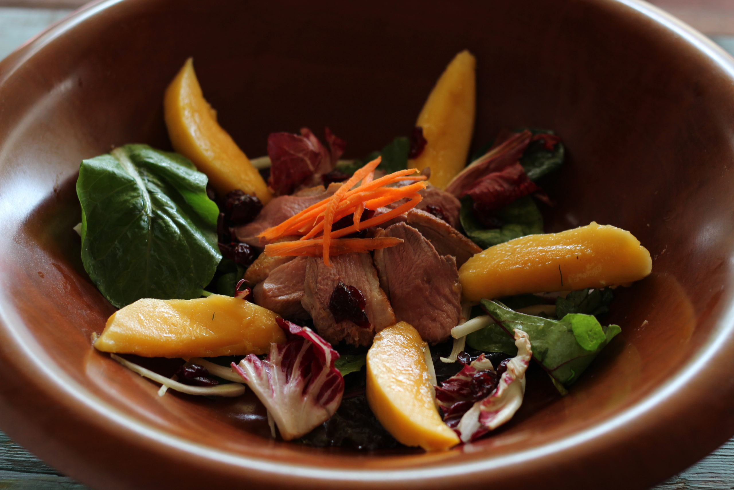 овощи гриль вино. какое вино подходит к утке. филе миньон вино. ужин в ресторане. еда и вино ресторан.