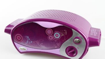 What age is good for Easy Bake Oven?
