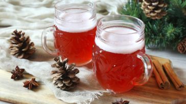 What alcohol goes well with apple cider?