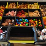 What are good snacks for traveling?