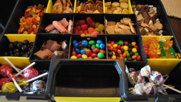 What are good snacks for traveling?