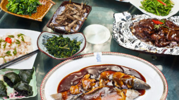 What are lucky foods to eat on New Year's?