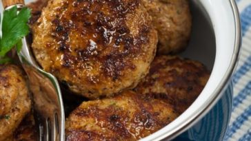 What are the 4 basic types of seasoning ingredients?