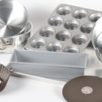 What are the different sizes of cake pans?