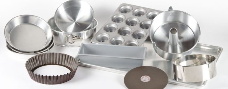 What are the different sizes of cake pans?
