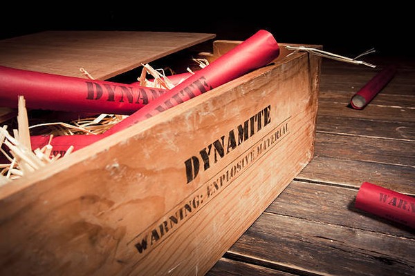 What are the negatives of dynamite?
