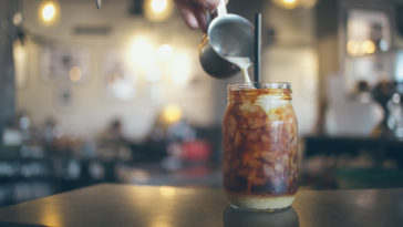 What are the pros and cons of cold brew coffee?