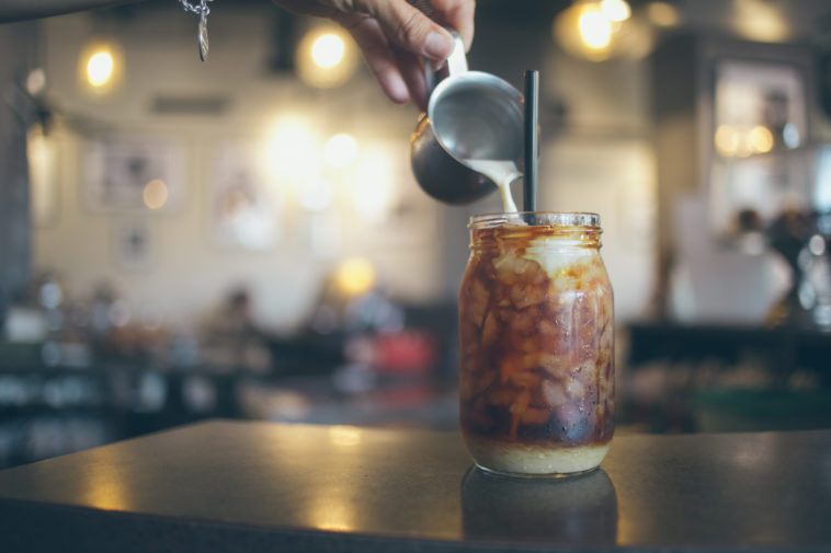 What are the pros and cons of cold brew coffee?