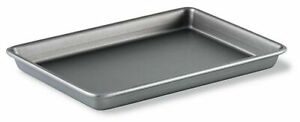 What baking pan is shallow and rectangular?
