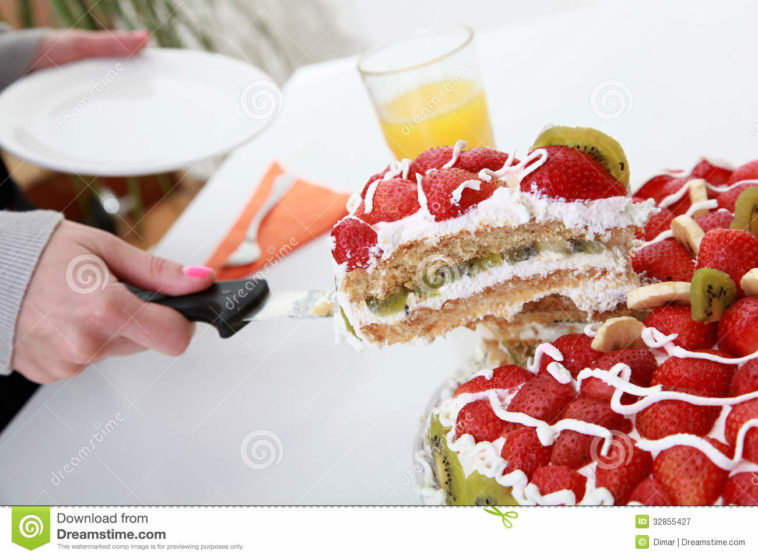 What can I serve with fruit cake?