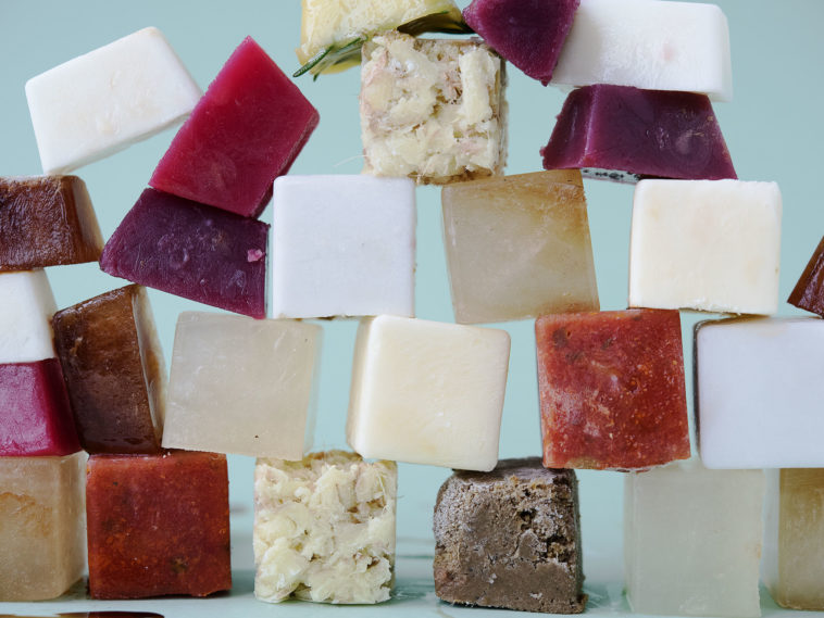 What can you freeze in an ice cube tray?