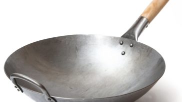 What can you not cook in a carbon steel wok?