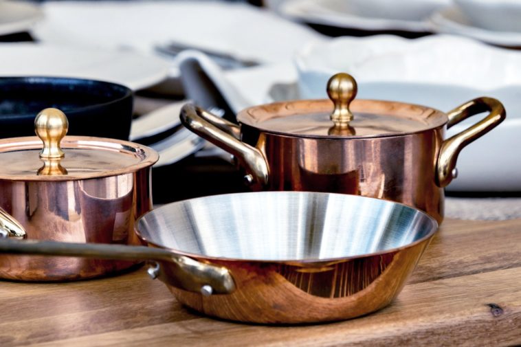 What can you not cook in copper pans?