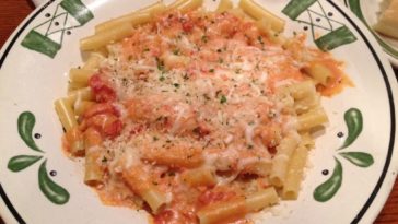 What cheeses are in the 5 cheese ziti at Olive Garden?