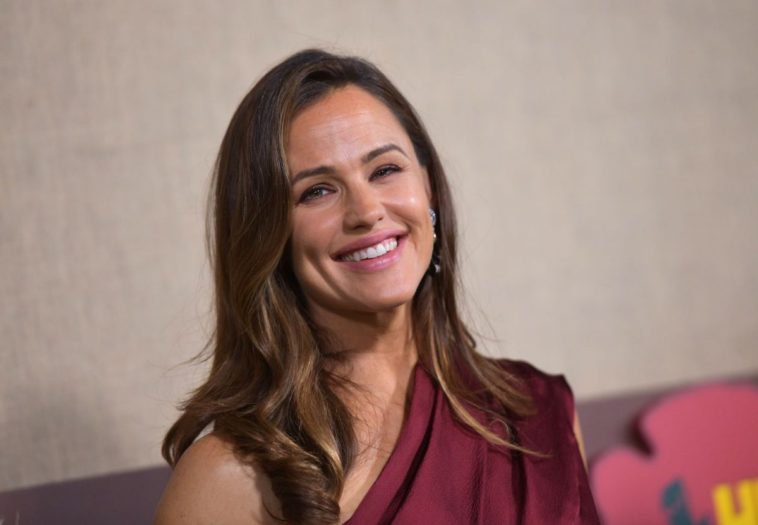 What cookbooks does Jennifer Garner use?