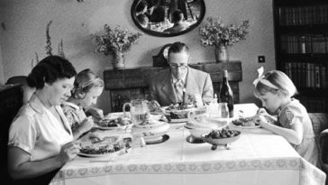 What did they eat for dinner in the 1920s?