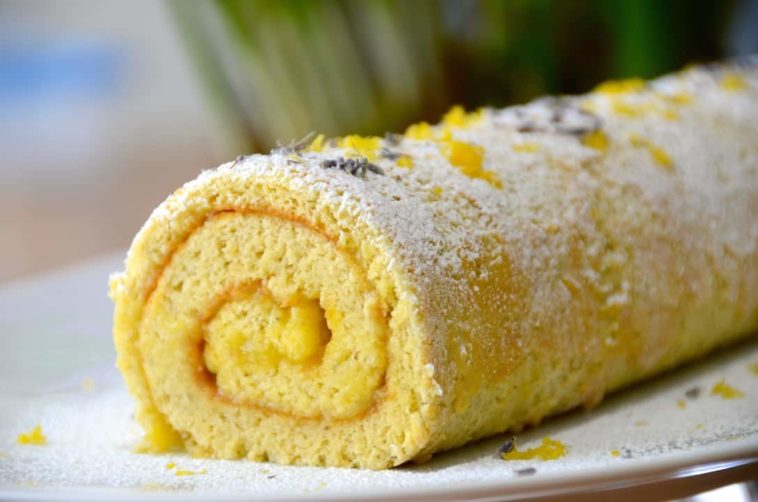 What direction do you roll a jelly roll?