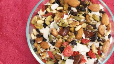 What do spelt berries taste like?