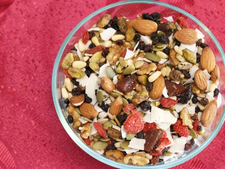 What do spelt berries taste like?