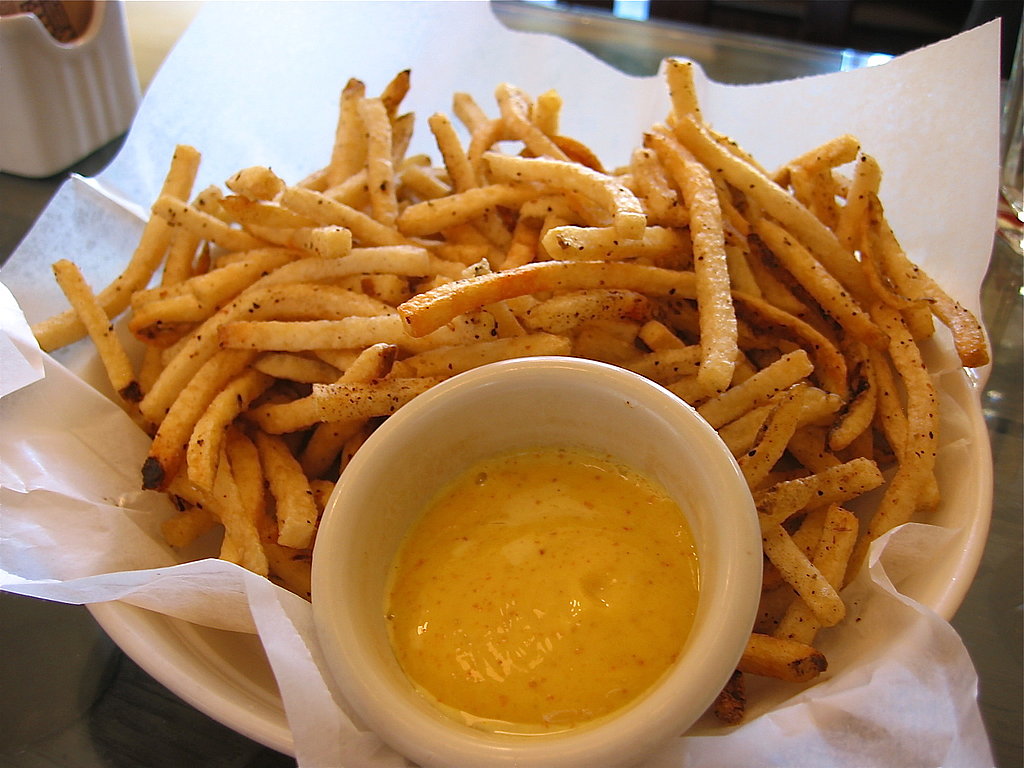 What do you eat french fries with?