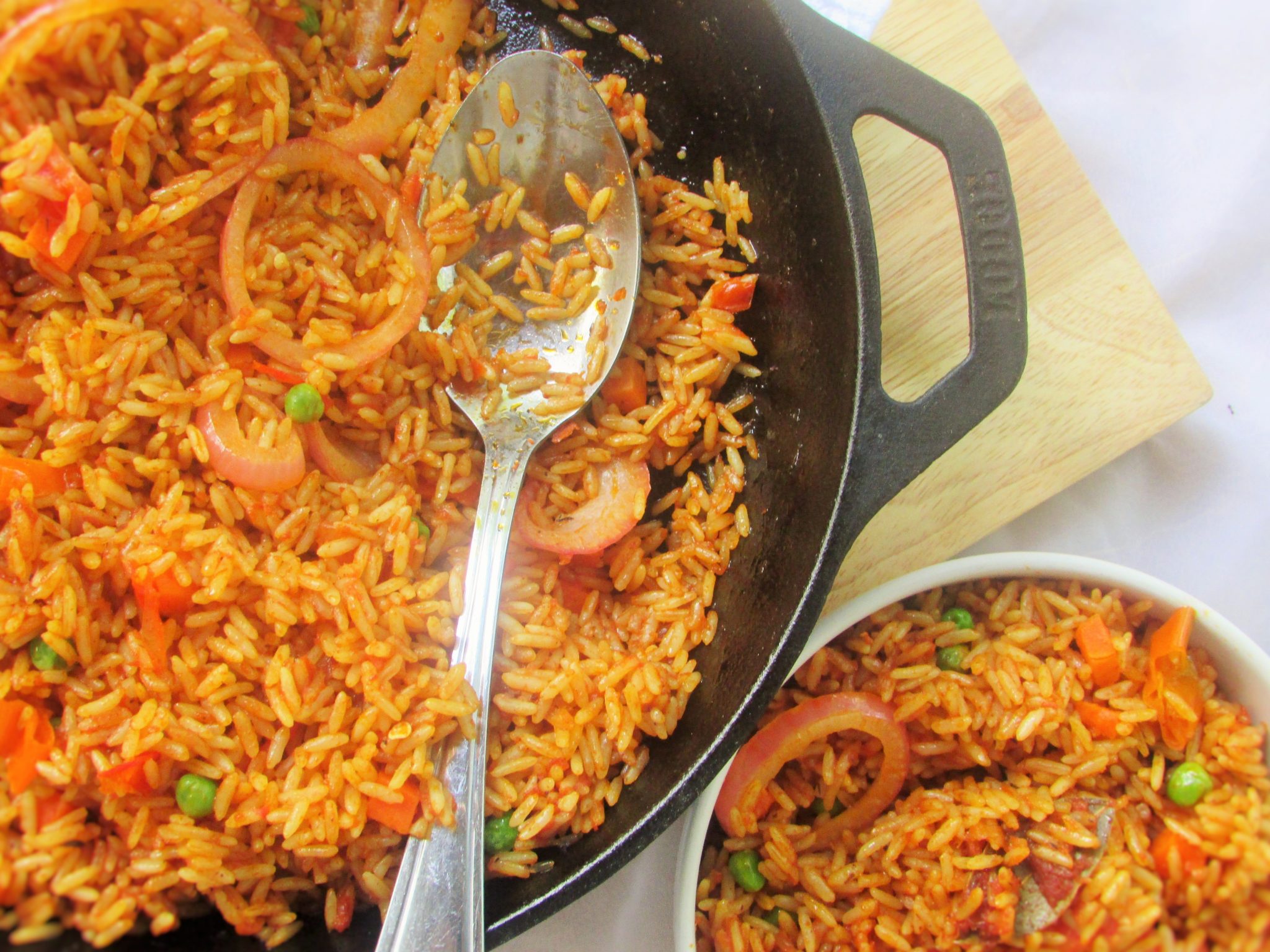 What do you eat jollof rice with?