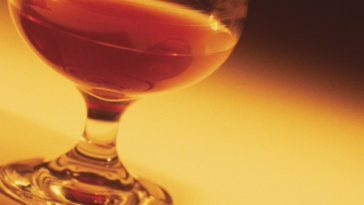 What do you mix with brandy?