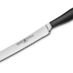 What does a bread cutting knife look like?